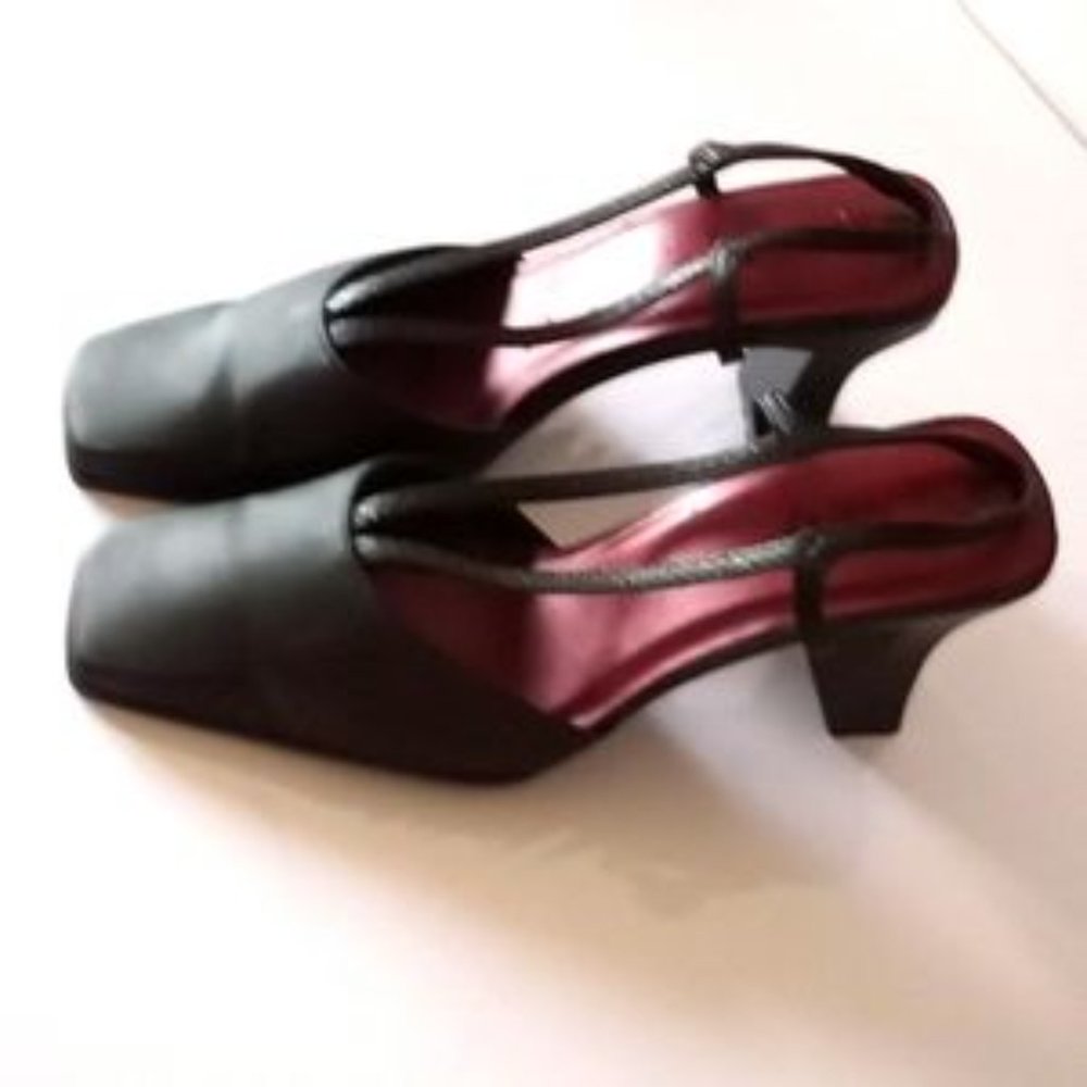 Highlights Women's Shoes - Size (8W) - Black